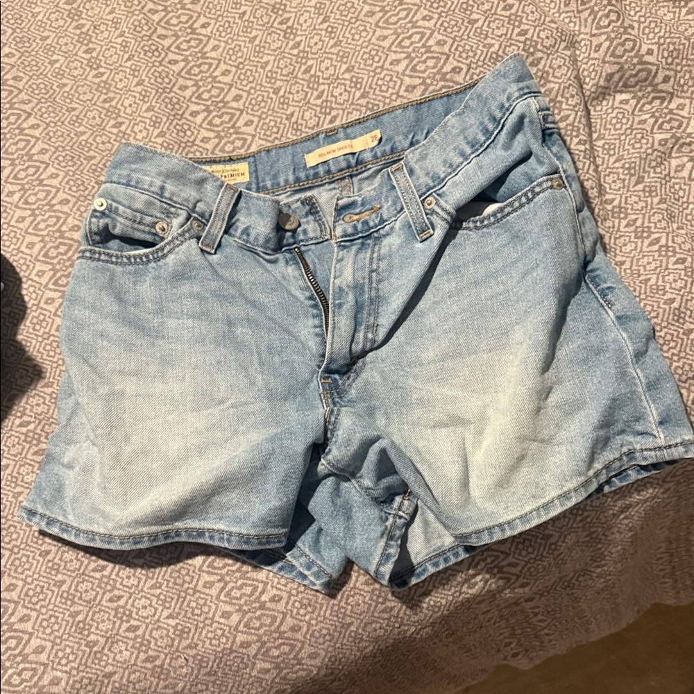 Levi's 80s mom shorts sz 26